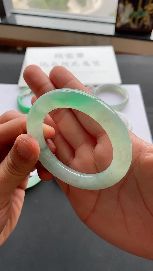 【闪购商品】翡翠手镯未镶嵌61号54.7*11.4*11.4圆条