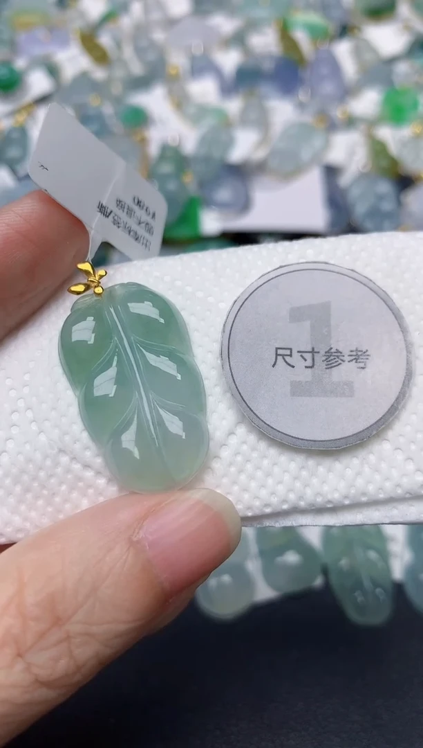 颈饰18K金镶嵌翡翠天然缅甸A货翡翠