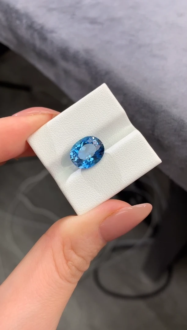 裸石海蓝宝石胖****人海蓝宝4.03ct-魔鬼蓝