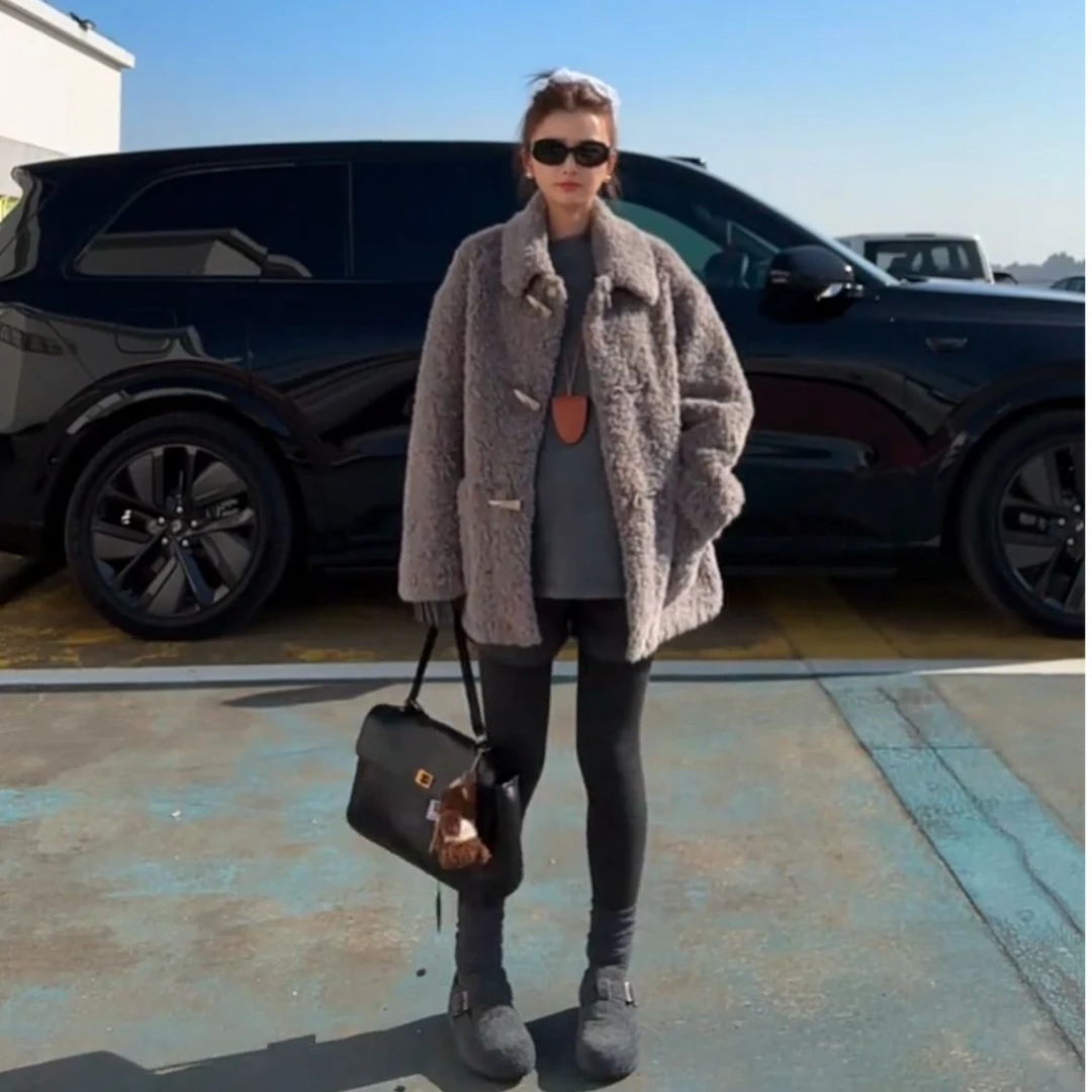 肉麻定制韩版羊羔毛牛角扣毛毛外套