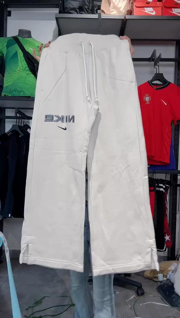 1526   编码 瑕疵款直播间过款为准 尺码 M160