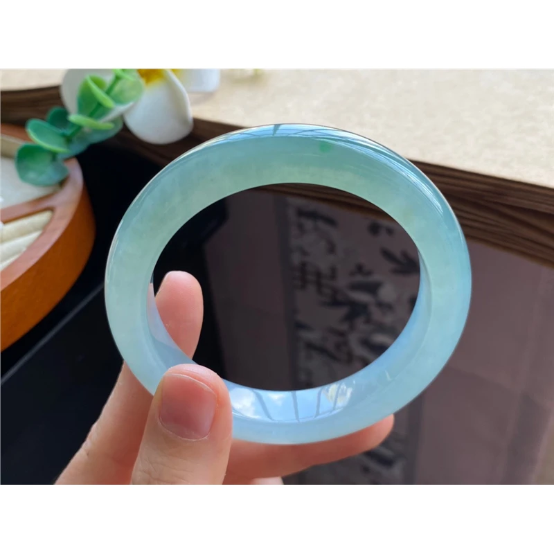 11.1批10098号55.6-12-9冰果冻飘阳绿正圈！静谧湖水绿 ！