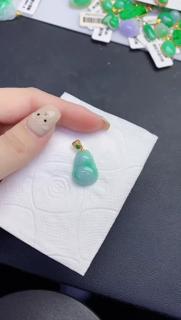 颈饰未镶嵌翡翠缅甸天然翡翠A货