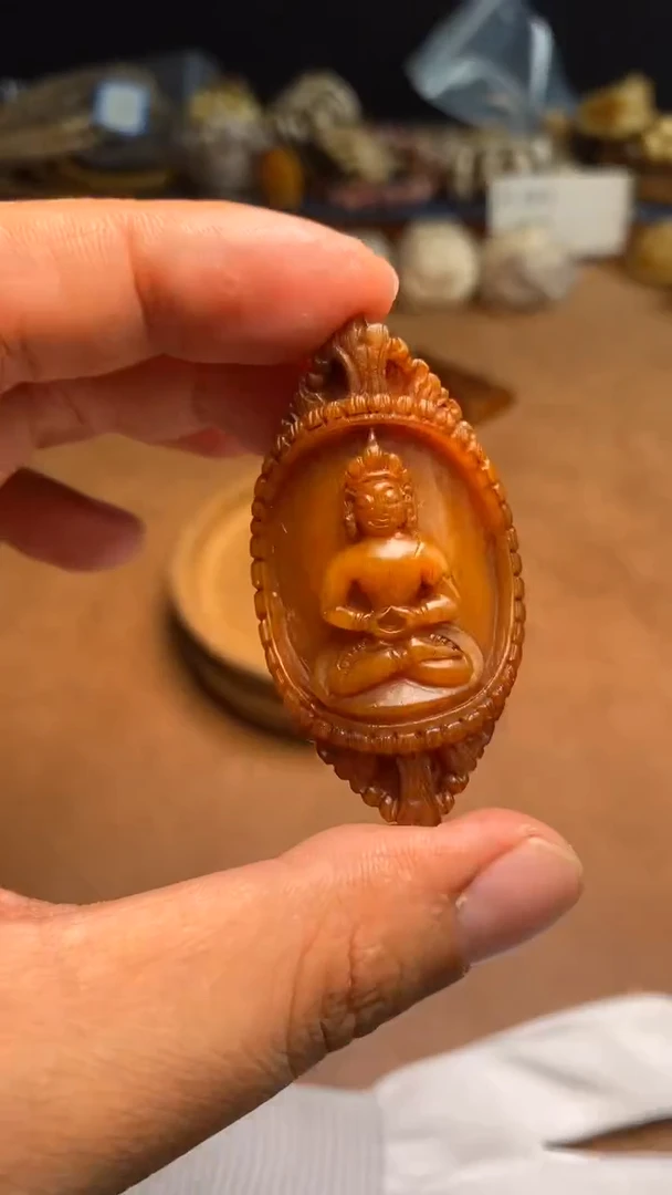 其他牛骨杂件76-果冻料吊坠-有棕裂