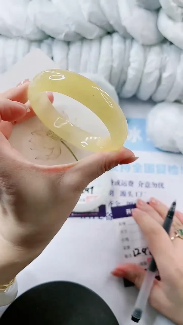 【闪购商品】石英质玉手镯未镶嵌多样性发货L298