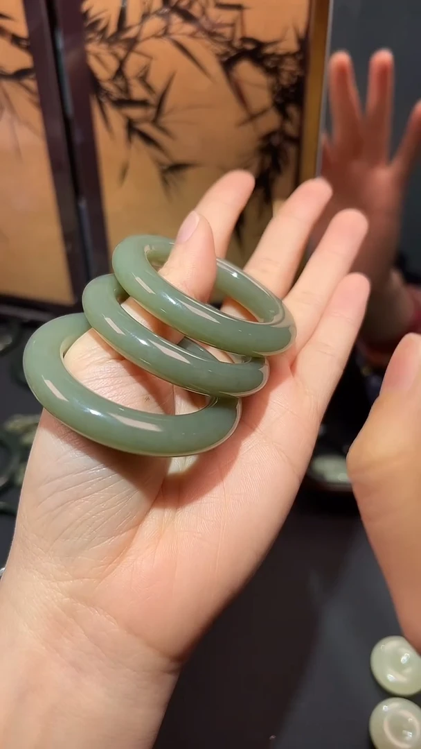 【闪购商品】和田玉手镯未镶嵌随机多样性发一