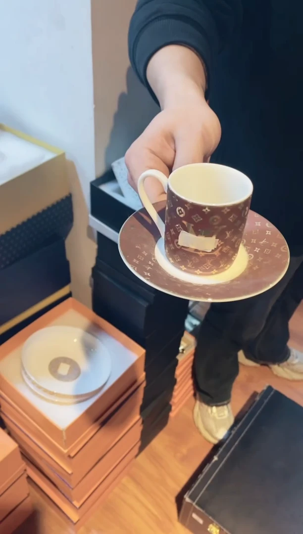 【闪购商品】杯鸿辉家品牌瓷器，京东包邮！