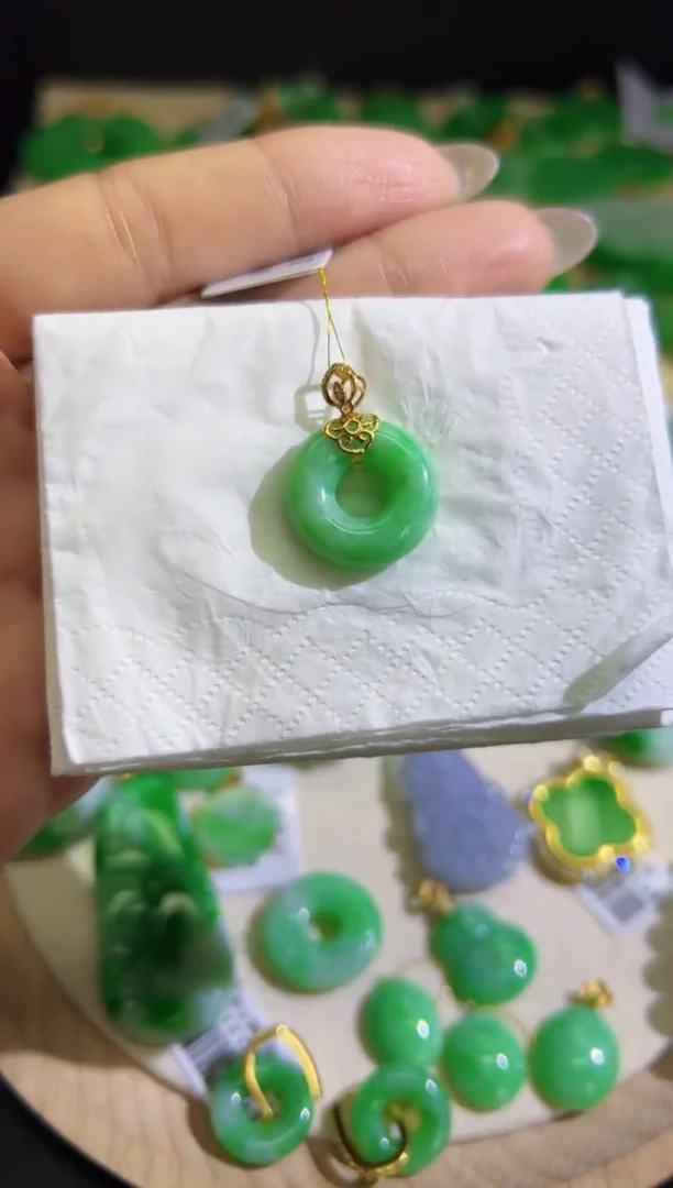 【闪购商品】翡翠颈饰18K金镶嵌Q缅料A货翡翠/支持复检/一件