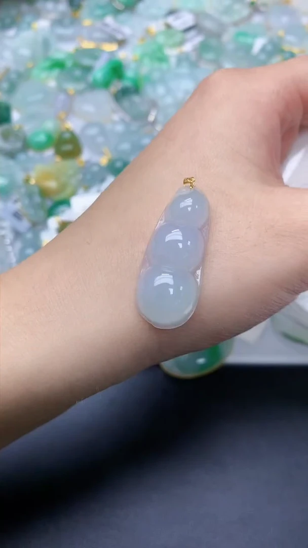 颈饰18K金镶嵌翡翠天然缅甸A货百元以上9元证书费自理