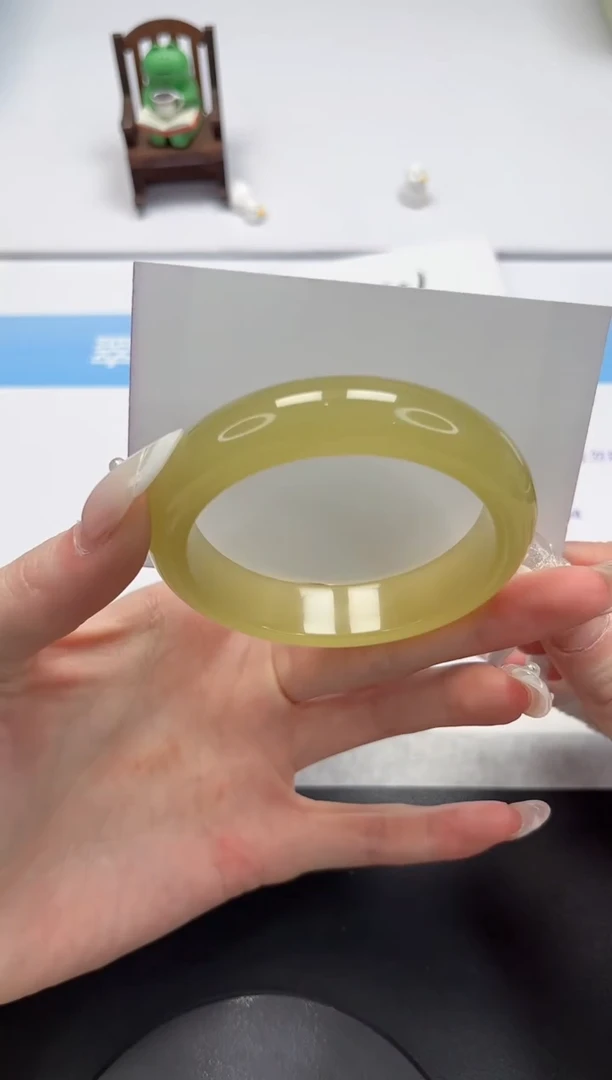 【闪购商品】石英质玉手镯未镶嵌V30-56.2