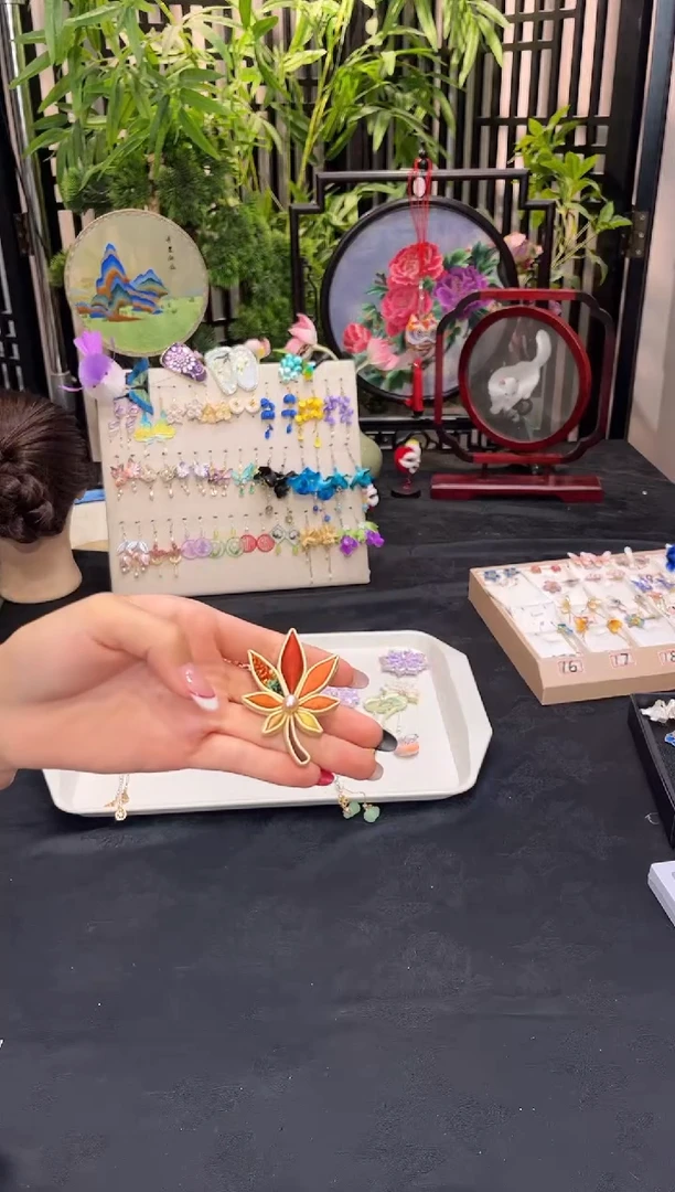织绣望*…非遗苏绣手工饰品