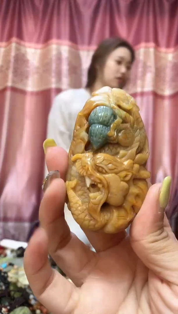 未镶嵌岫玉吊坠