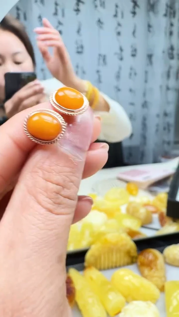 【闪购商品】琥珀裸石银S925镶嵌耳钉   多样性发一