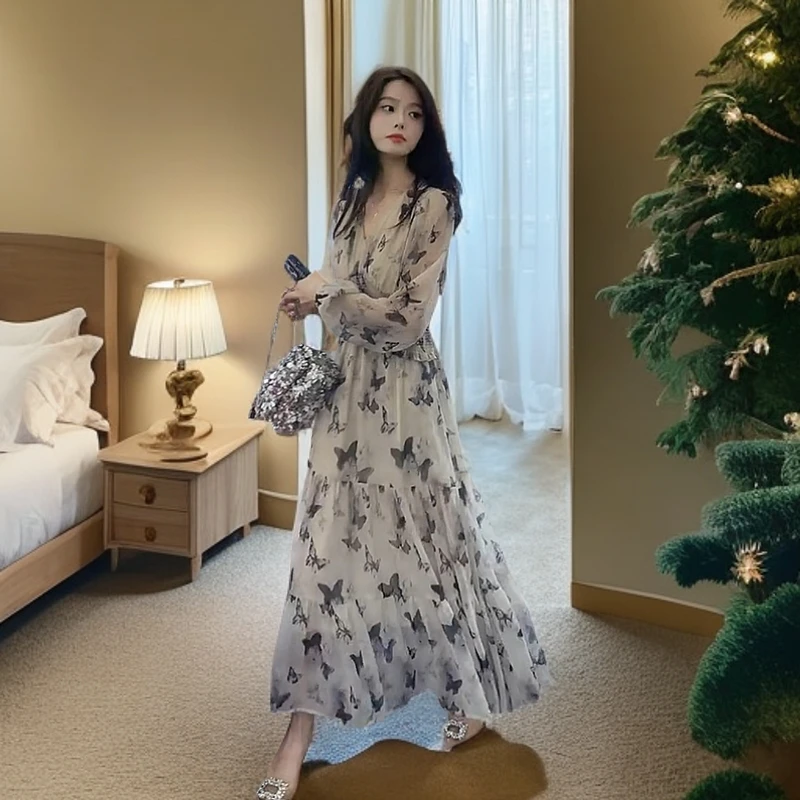 茶歇法式温柔系高级感度假风气质名媛女神范连衣裙子春夏显瘦长裙
