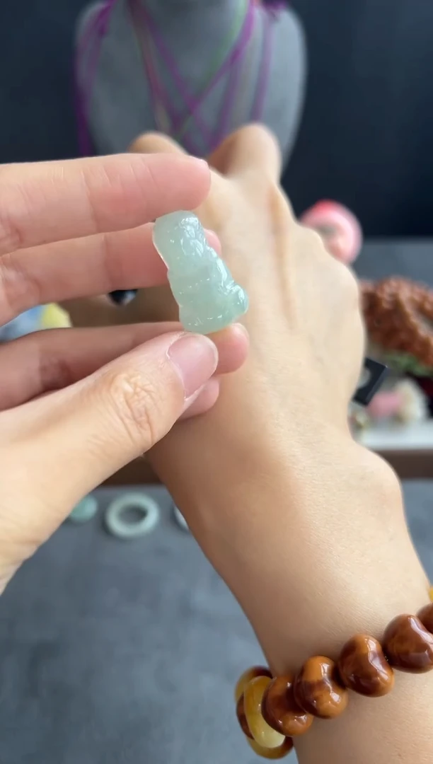 翡翠未镶嵌颈饰108买断