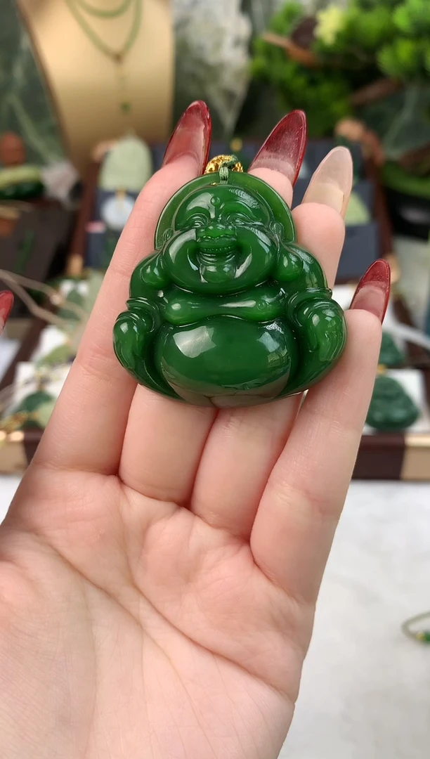 颈饰未镶嵌和田玉吊坠