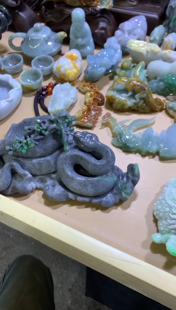 未镶嵌挂件翡翠落***情翡翠摆件