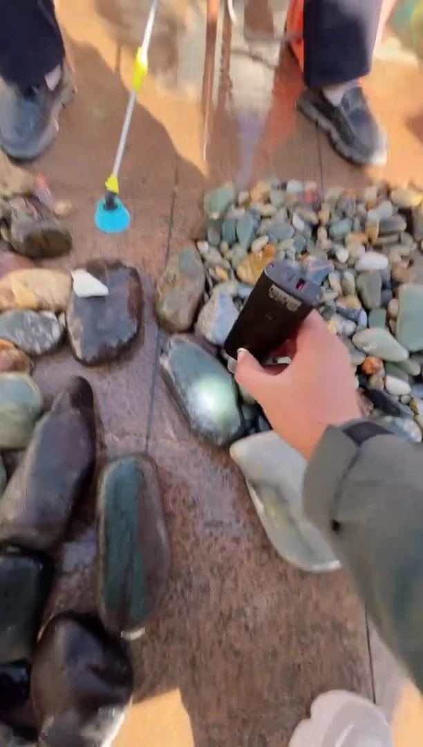 未镶嵌和田玉（糖玉）挂件和田玉