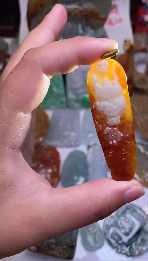 颈饰未镶嵌翡翠龙