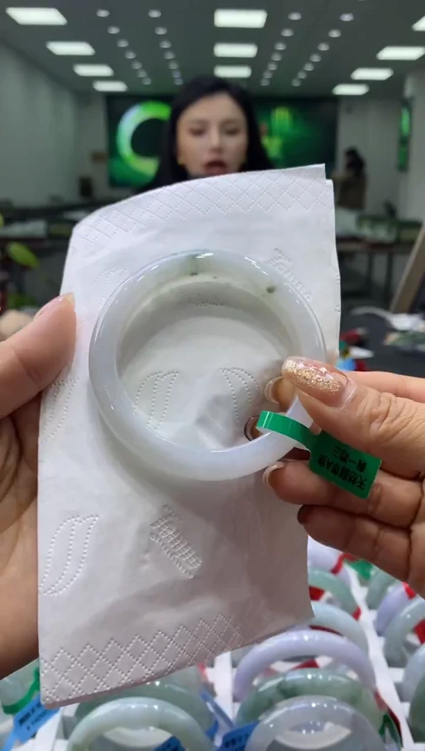 未镶嵌手镯翡翠00003724