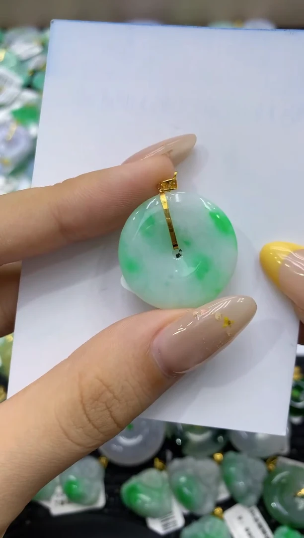 颈饰18K金镶嵌翡翠天然缅甸翡翠A货