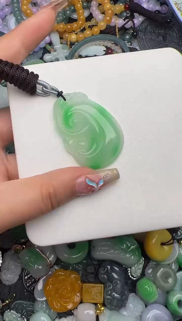 翡翠未镶嵌颈饰天然缅甸翡翠吊坠