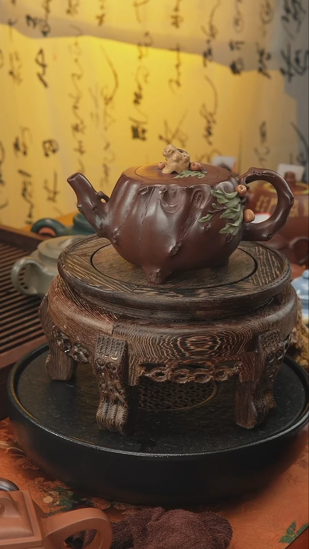 茶壶紫砂金猴献寿 老紫泥