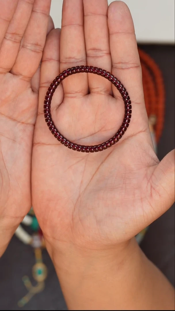 【闪购商品】石榴石（紫牙乌）手串未镶嵌紫牙乌手串