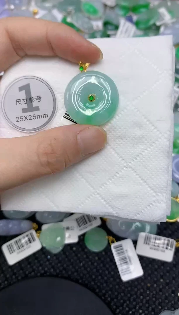 翡翠18K金镶嵌颈饰11111111
