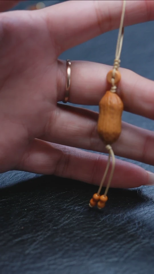 【闪购商品】橄榄核吊坠苏工橄榄核