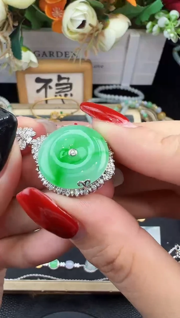 吊坠(不含链)18K金镶嵌翡翠勿拍