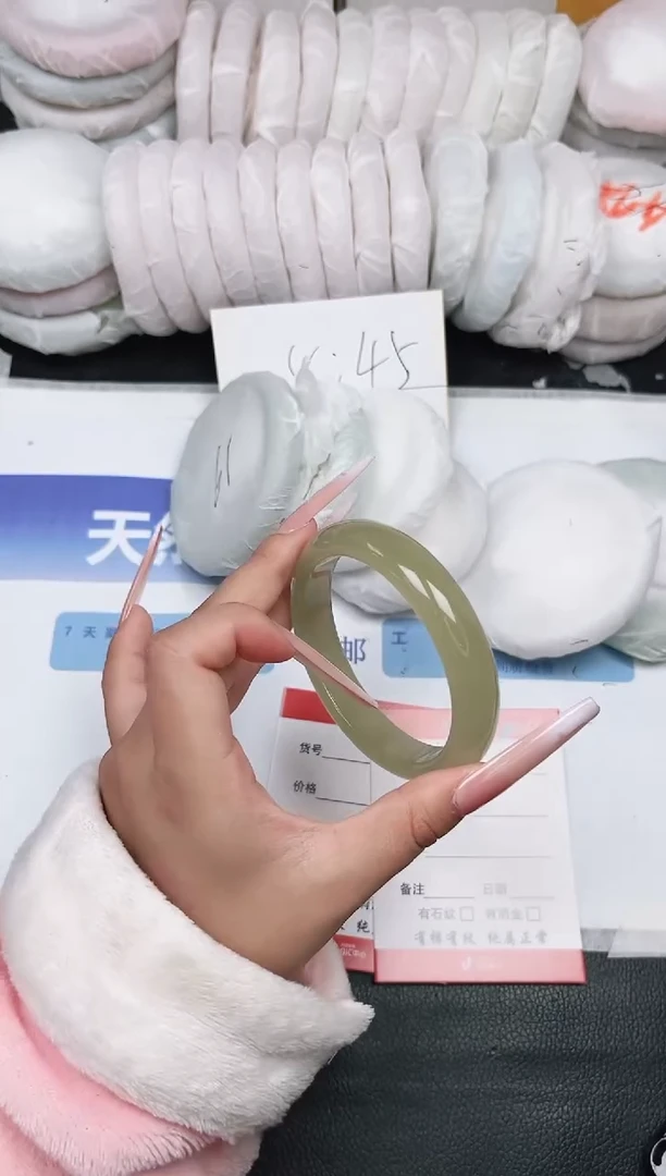 未镶嵌手镯石英质玉110-61