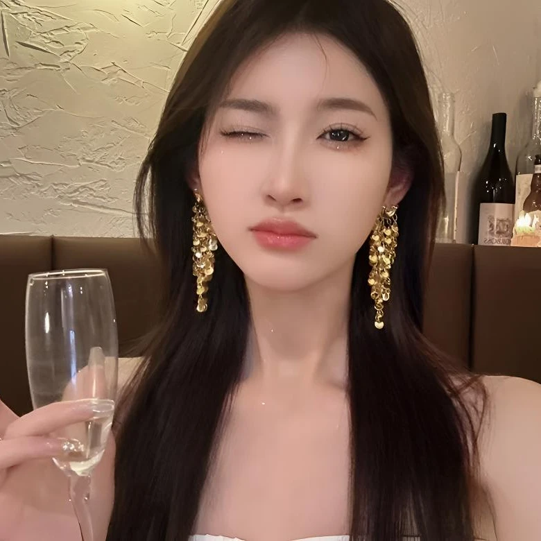 铜合金耳饰 【微微专属】气质欧美轻奢耳环亮片设计感夸法式耳饰