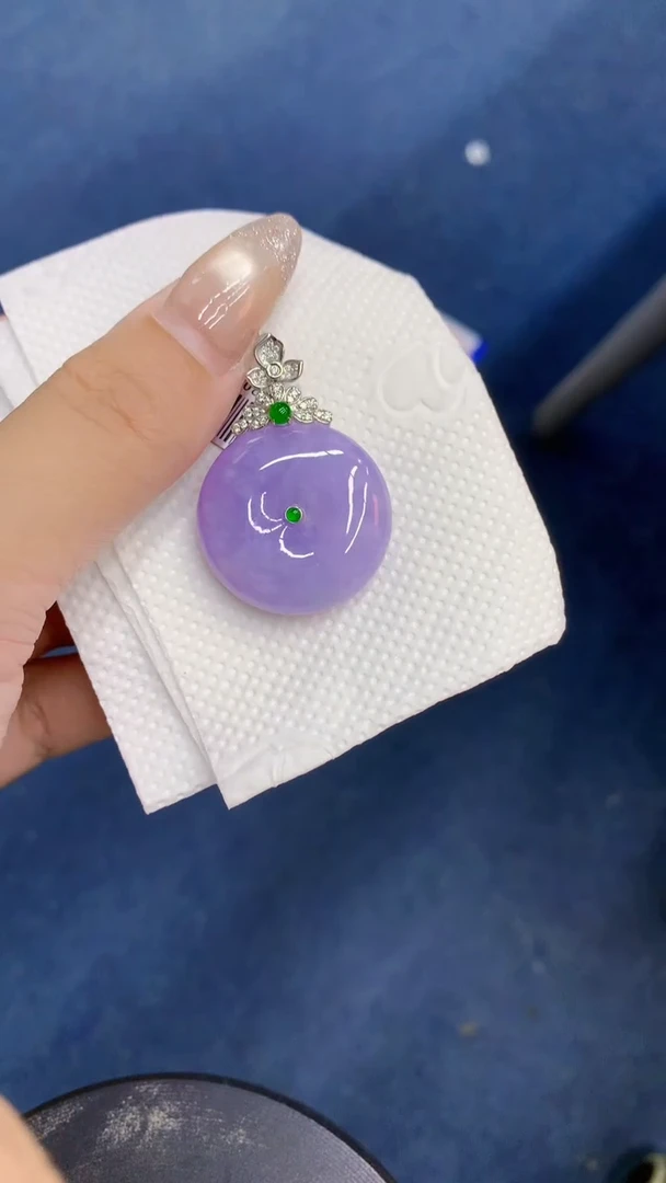 颈饰18K金镶嵌翡翠风**座1