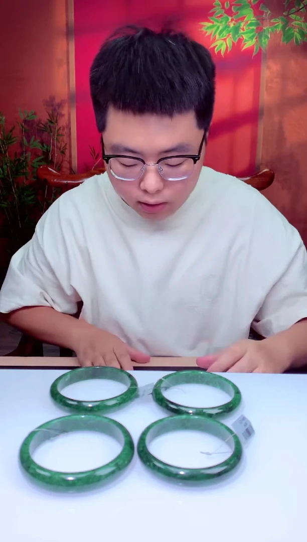 颈饰未镶嵌翡翠天然翡翠（拍一发一）