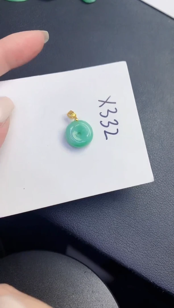 颈饰未镶嵌翡翠缅甸天然翡翠A货