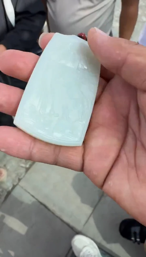 未镶嵌和田玉（糖玉）挂件和田玉