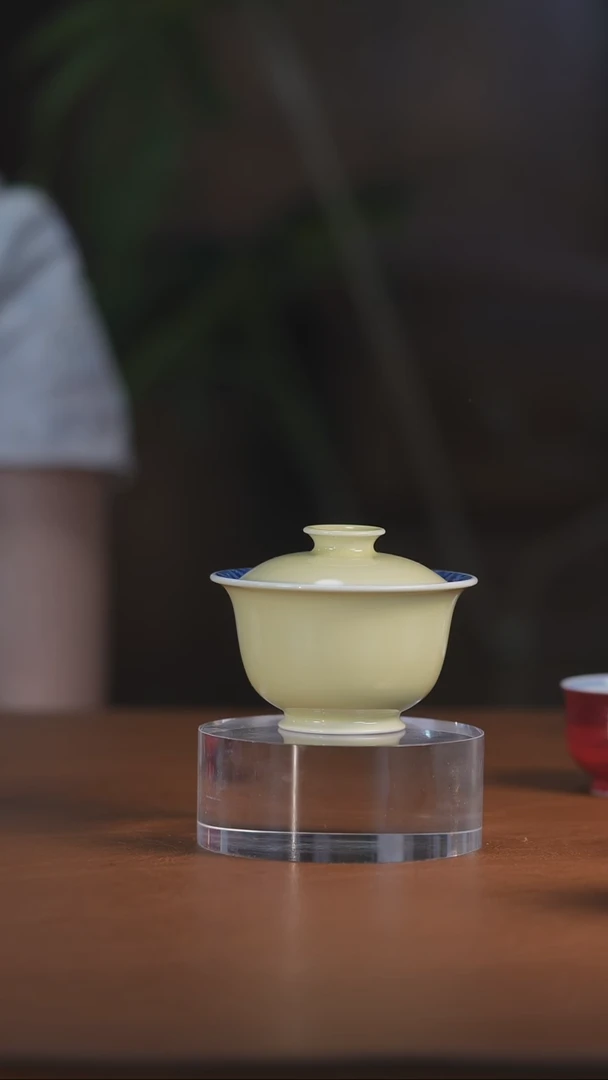 苹果绿内绘宝象盖碗