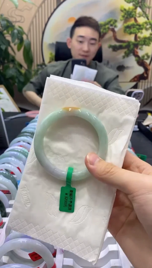 翡翠手镯未镶嵌00000009093