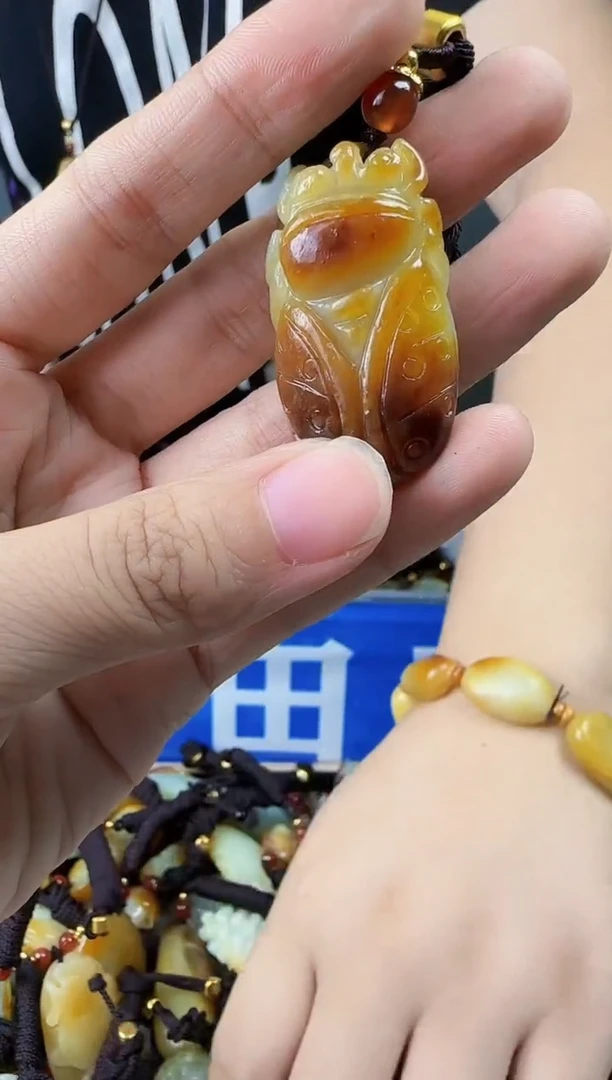 和田玉未镶嵌颈饰1