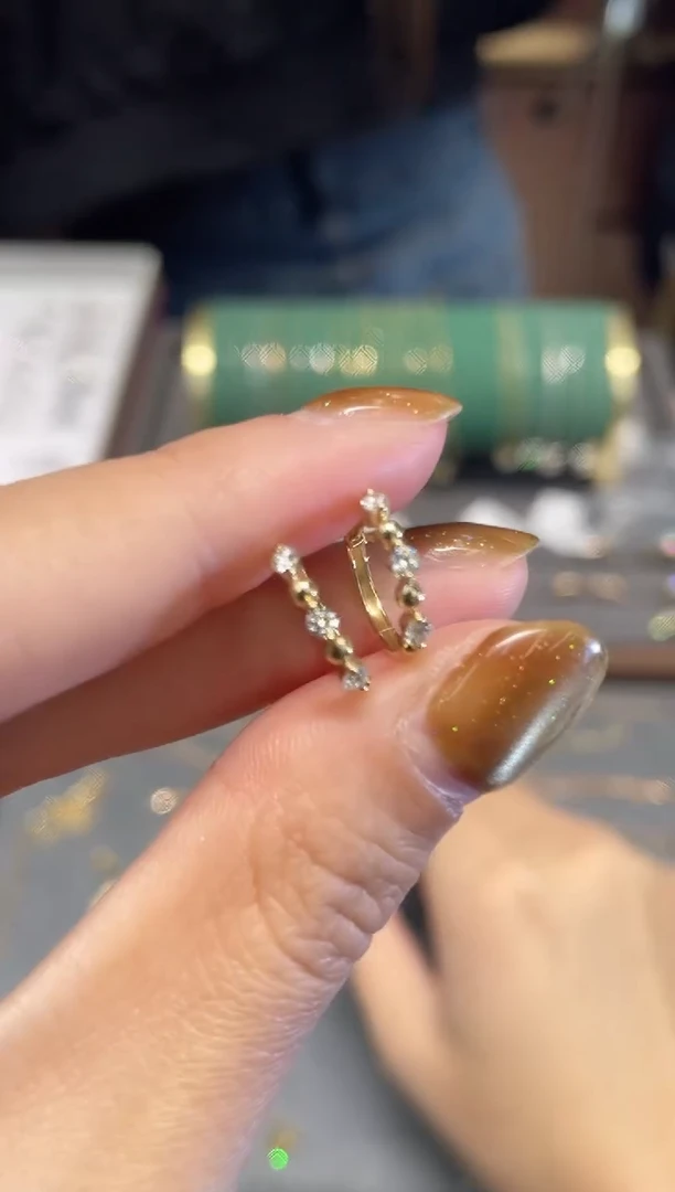 【闪购商品】钻石耳饰18K金镶嵌X豆蔻年华钻石耳包