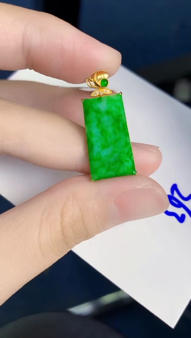 颈饰18K金镶嵌翡翠天然翡翠缅甸A货