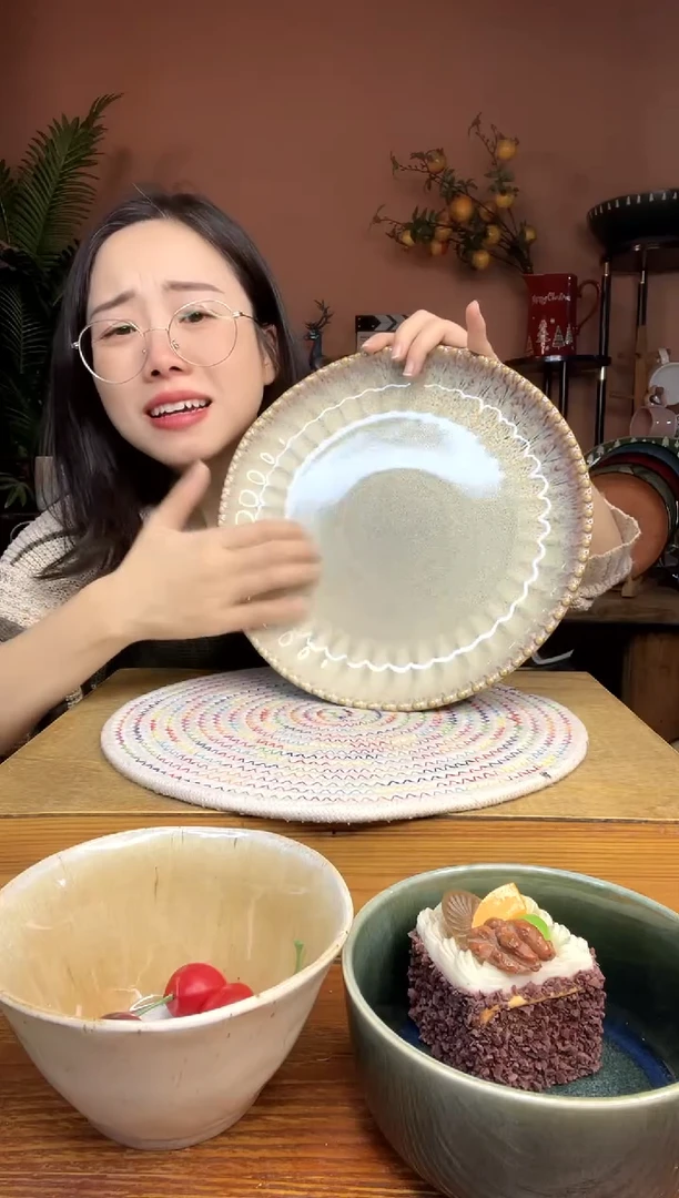 陶瓷10.5波点大盘子 微瑕疵