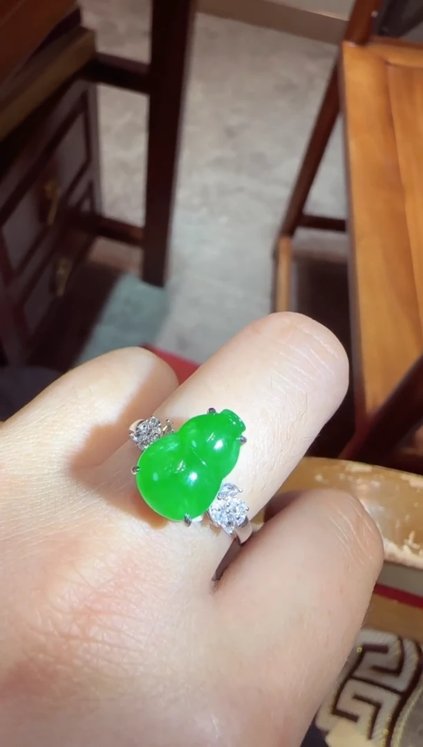 【闪购商品】翡翠戒指18K金镶嵌葫芦