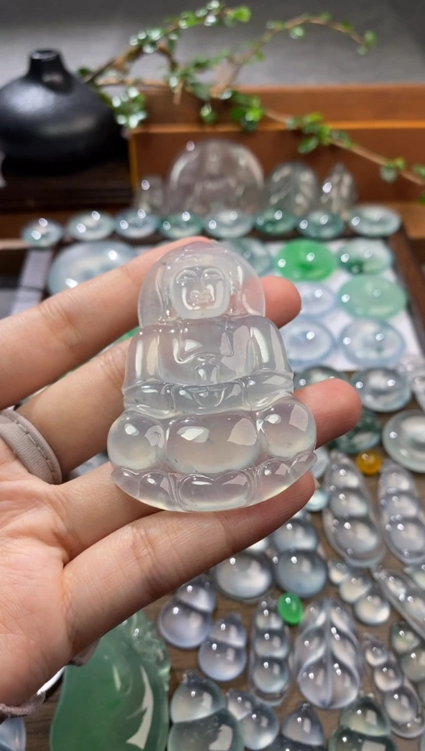 吊坠(不含链)未镶嵌翡翠观音