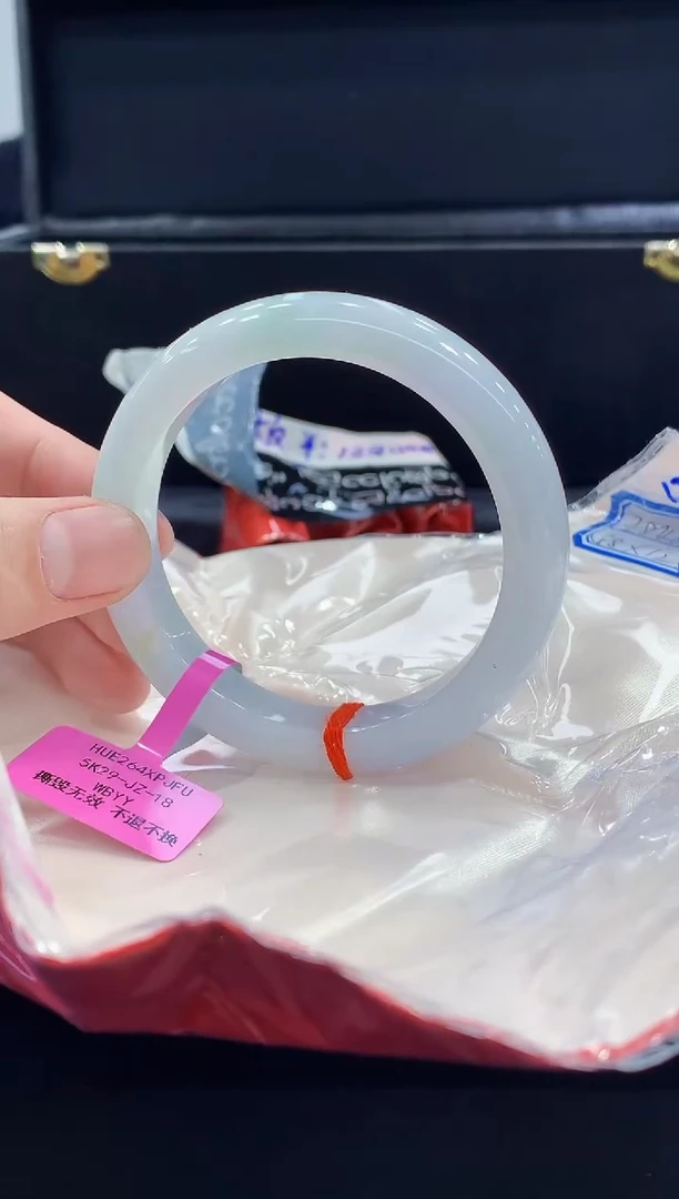 未镶嵌手镯翡翠翡翠手镯