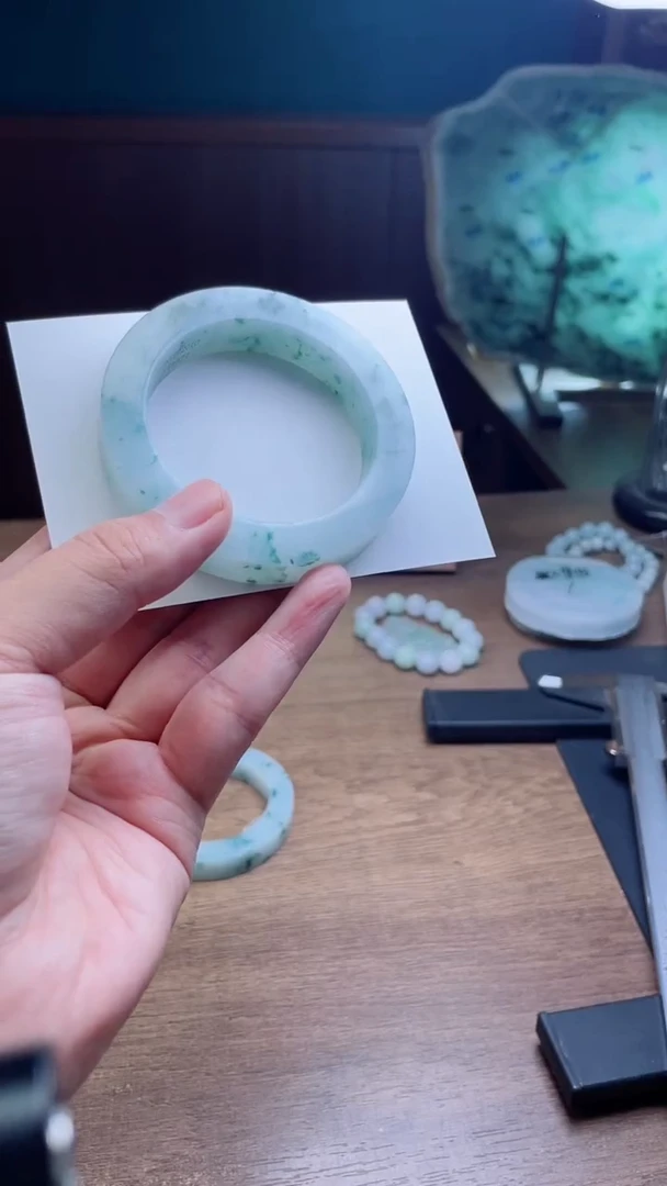 未镶嵌手镯定制翡翠筱*莲定制