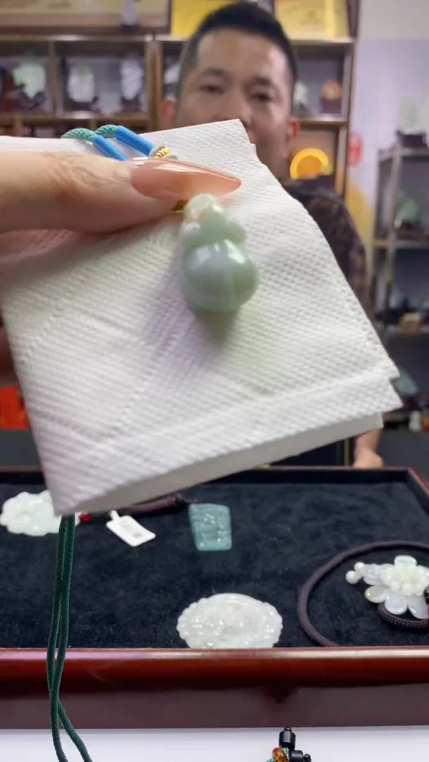 翡翠未镶嵌颈饰1462