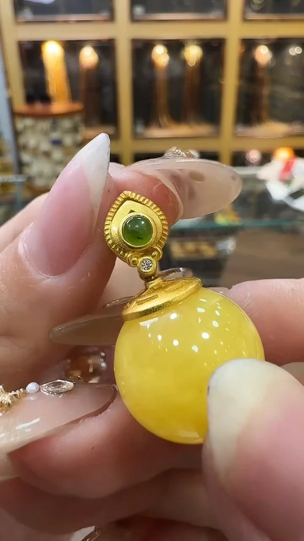 琥珀颈饰银S925镀金镶嵌蜜蜡吊坠