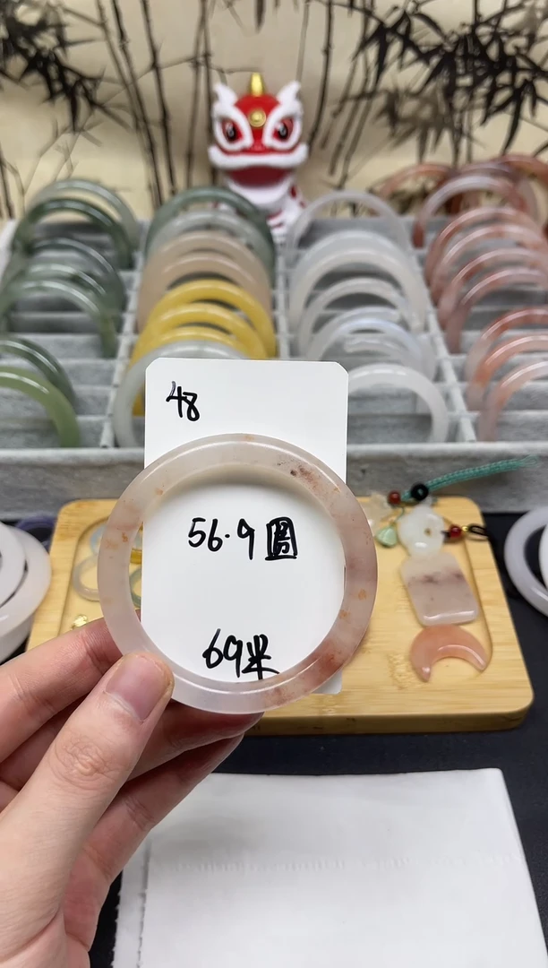 【闪购商品】石英质玉手镯未镶嵌48